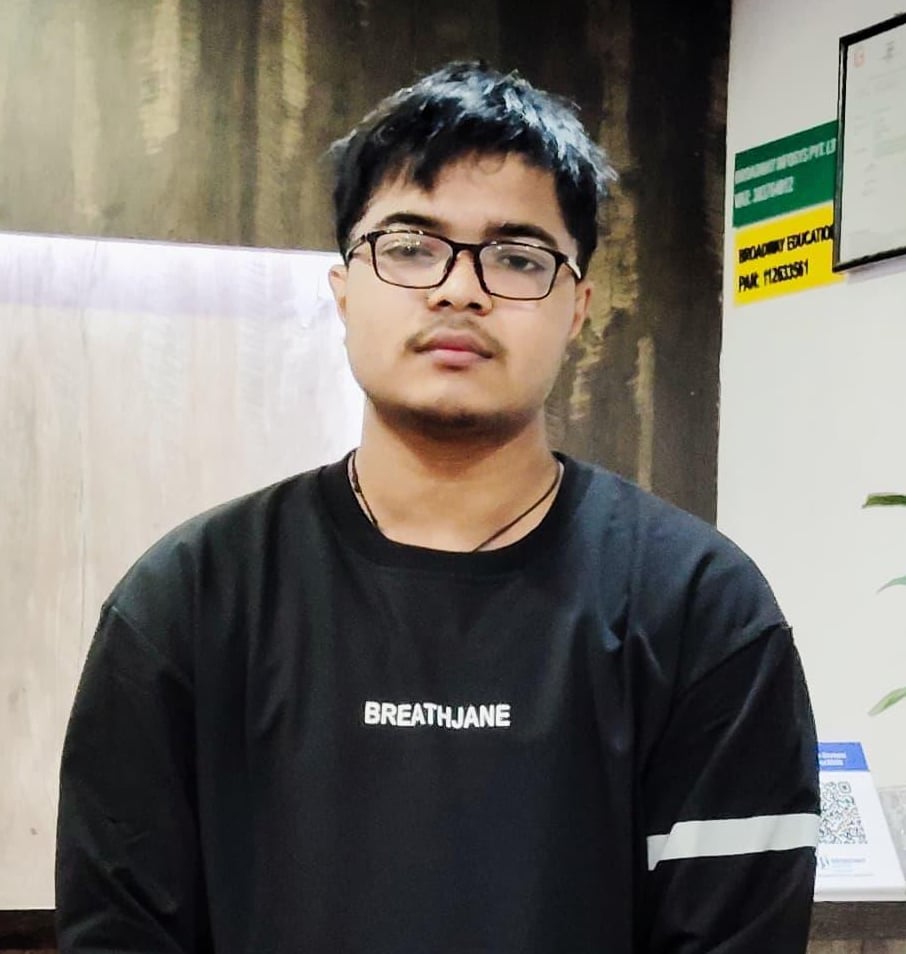 Successful student from Broadway Infosys Mr. ⁨Mohan Singh Sunar